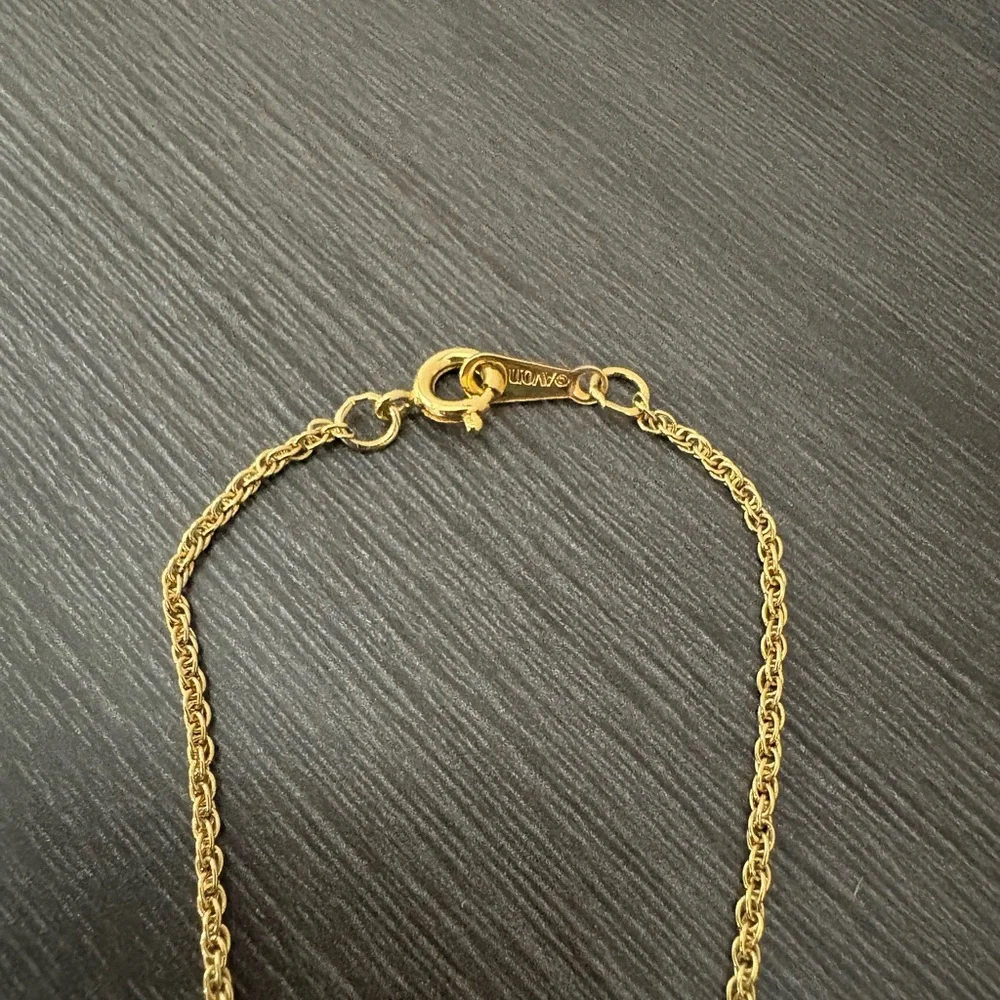 Avon Heart Citrine Scroll Necklace - Picture 4 of 5